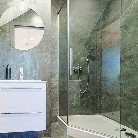 Aurora בית הארחה 3*